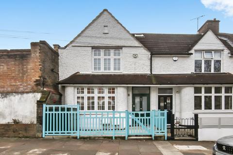 41 Laurel Gardens, London, W7 3JG