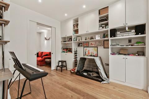 41 Laurel Gardens, London, W7 3JG