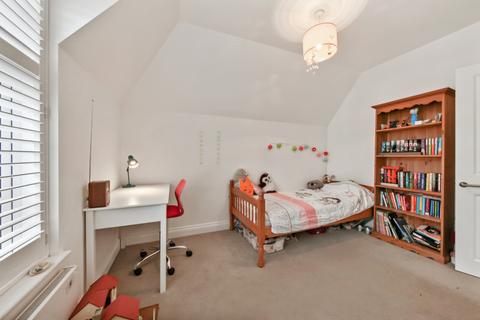 41 Laurel Gardens, London, W7 3JG