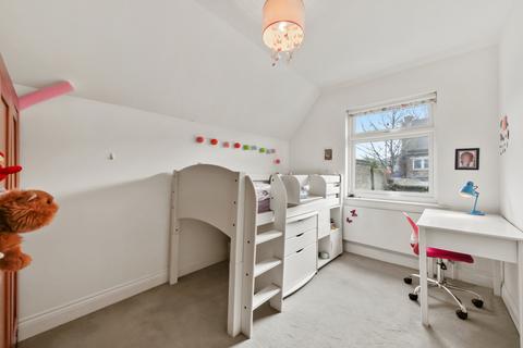 41 Laurel Gardens, London, W7 3JG