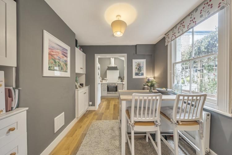 Sudlow Road Wandsworth SW18 2 bed house £2,600 pcm (£600 pw)