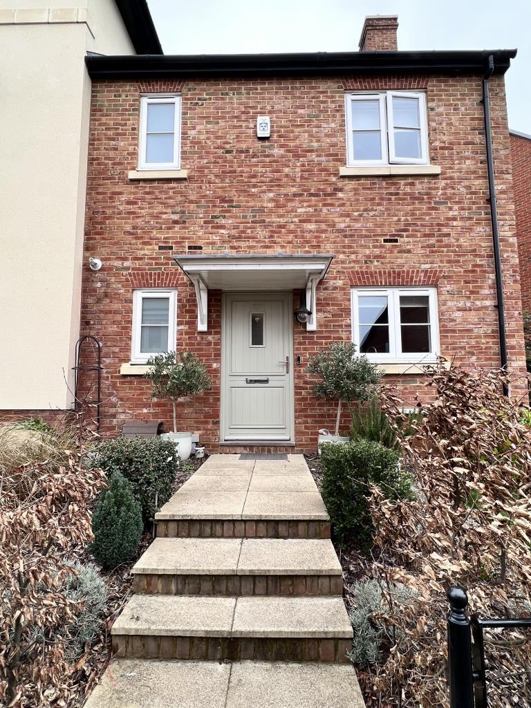 Woodhurst Park, Warfield, RG42 3 bed semidetached house £2,100 pcm