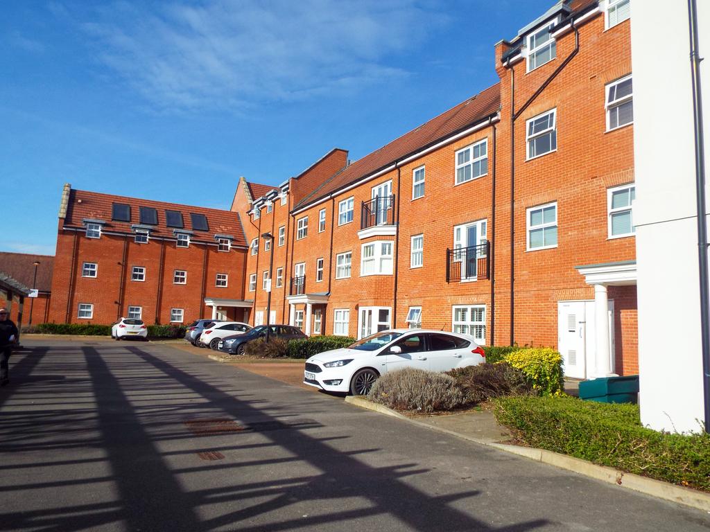 Ashville Way, Wokingham RG41 1 bed flat £975 pcm (£225 pw)