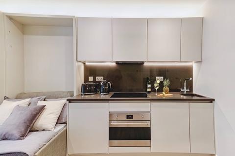 Bedsit to rent, Emperor's Gate, London SW7