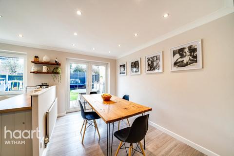 8 Avocet Way, Heybridge, Maldon, CM9 4TW