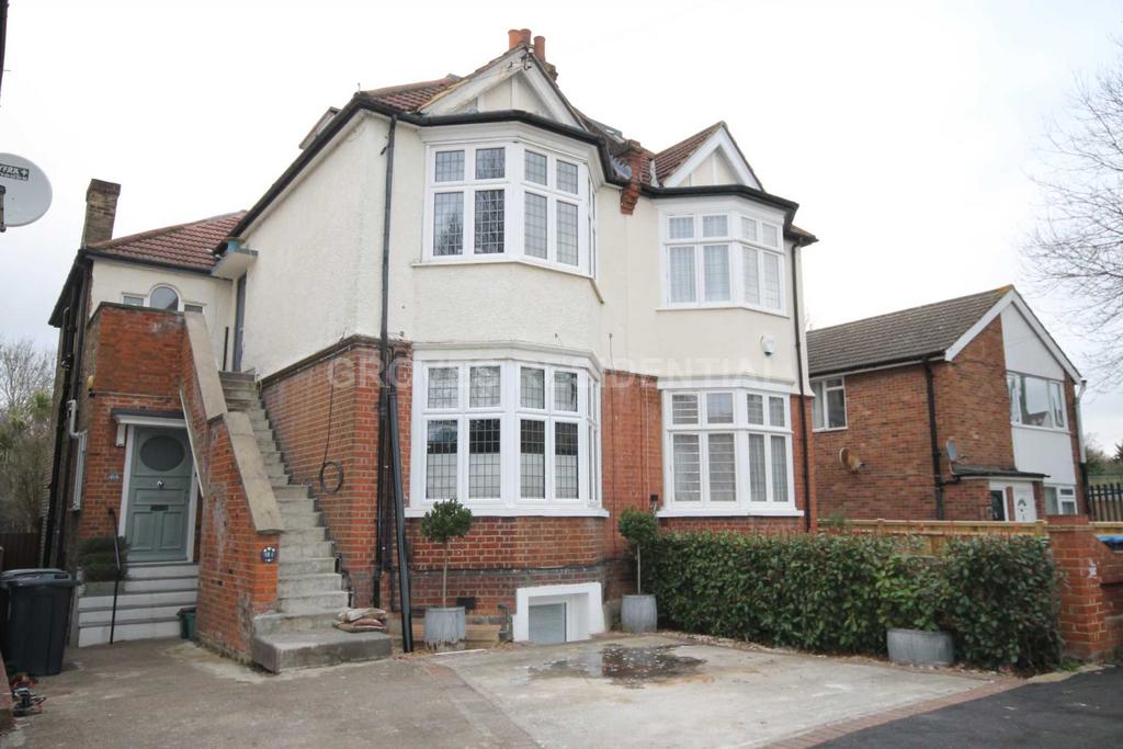 Dukes Avenue, New Malden 3 bed for sale £625,000