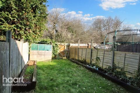 27 Bray Close, Borehamwood, WD6 5NH