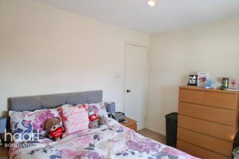 27 Bray Close, Borehamwood, WD6 5NH