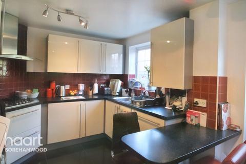 27 Bray Close, Borehamwood, WD6 5NH
