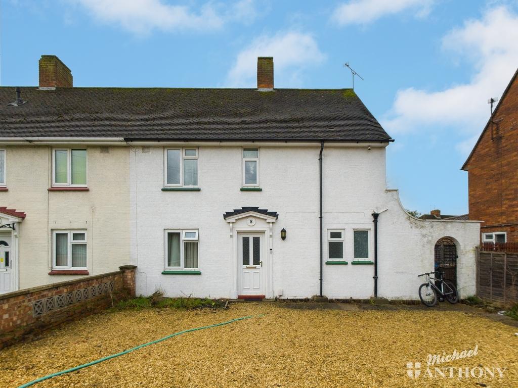 Montague Road, Aylesbury 3 bed semidetached house for sale £360,000