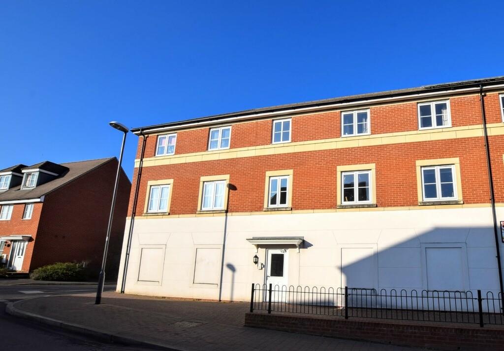 Prince Rupert Drive, Aylesbury 1 bed flat £165,000