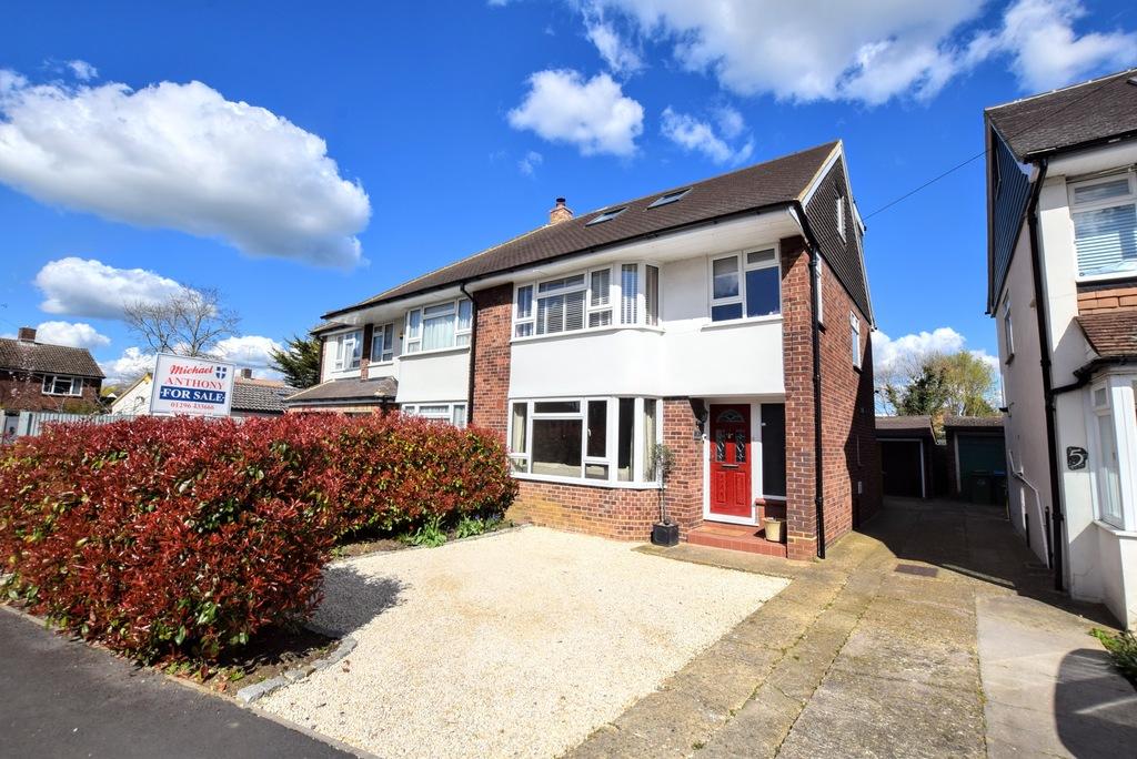 Howard Avenue, Aylesbury 4 bed semidetached house £485,000