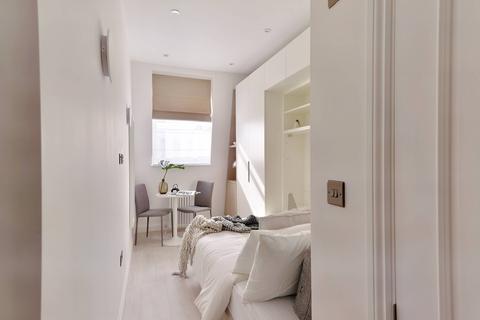 Studio to rent, Linden Gardens, London W2