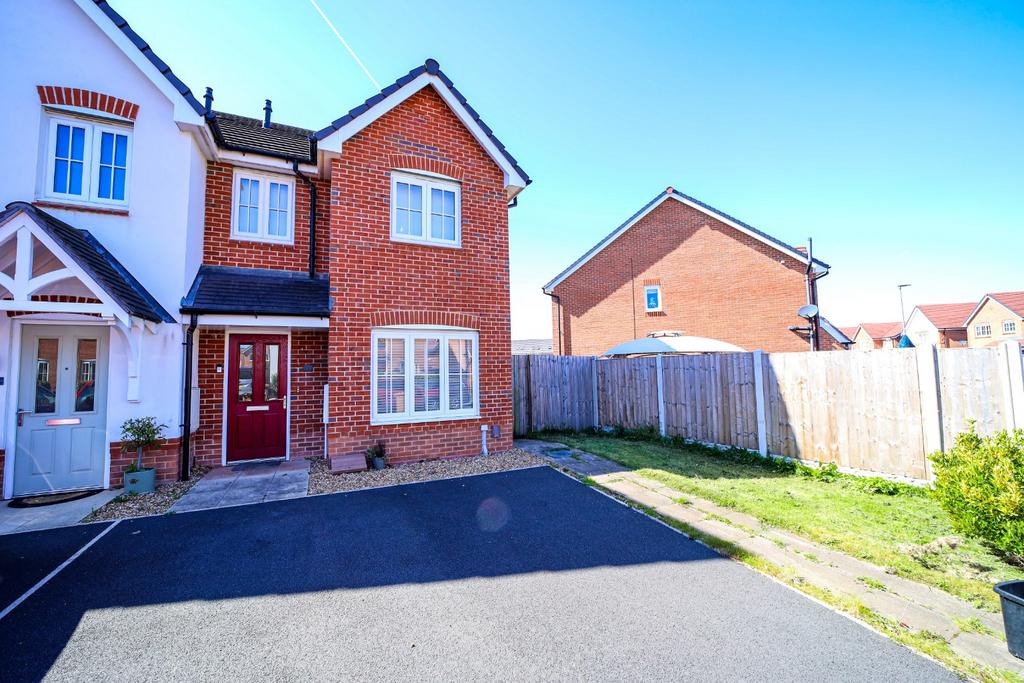 Beverley Way, NewtonLeWillows, WA12 9HR 3 bed semidetached house for sale £200,000