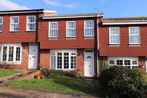 3 bedroom terraced house to rent, Sands Close, Pattishall, NN12