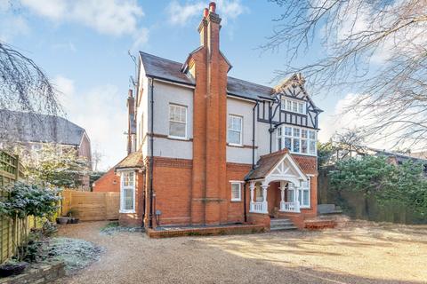 3 bedroom flat for sale - Maori Road, Guildford, Surrey