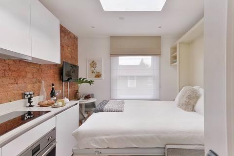 Studio to rent, Linden Gardens, London W2