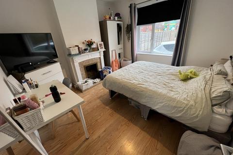 undefined, Room 2, Hill Barton Road