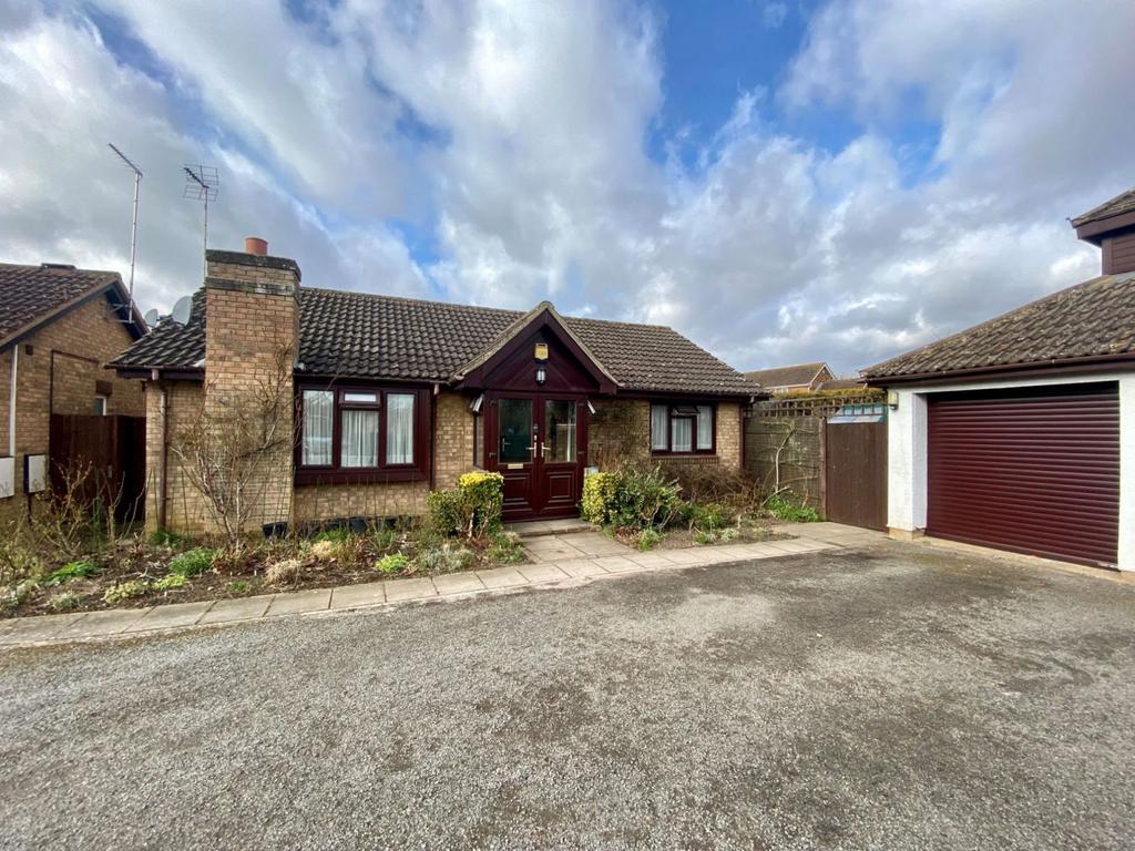 Orchard Hill, Little Billing, Northampton NN3 9AG 2 bed detached