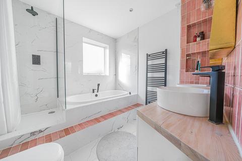 14 Merlin Grove, Beckenham, BR3 3HU