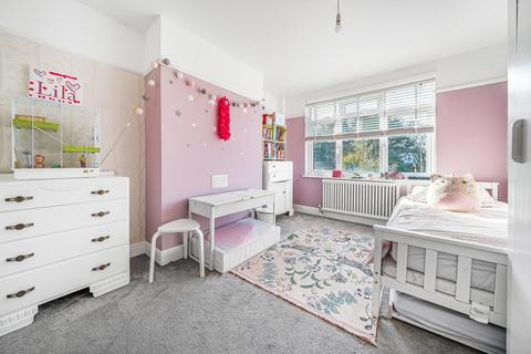 14 Merlin Grove, Beckenham, BR3 3HU