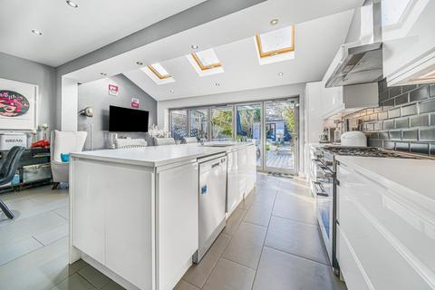 14 Merlin Grove, Beckenham, BR3 3HU