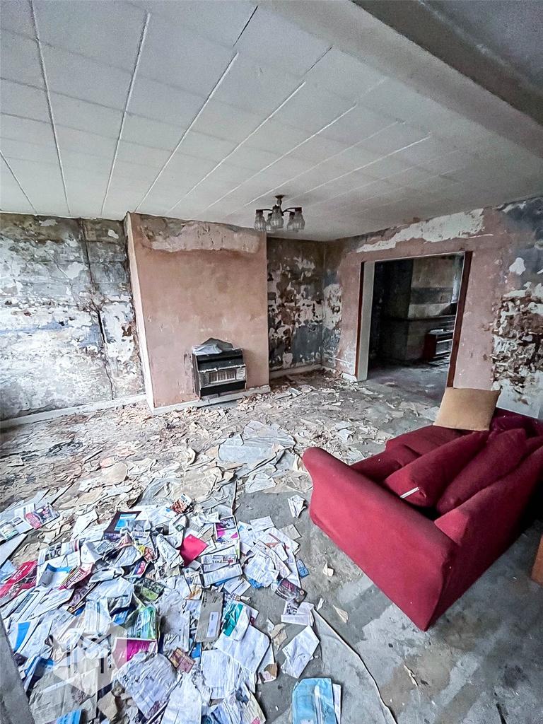 Newhey Road, Milnrow, Rochdale... 2 bed terraced house £90,000