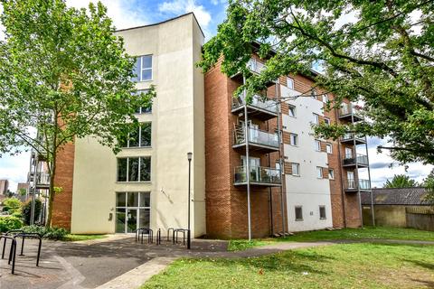 2 bedroom flat for sale, Mayfair Court, Observer Drive, Watford, WD18
