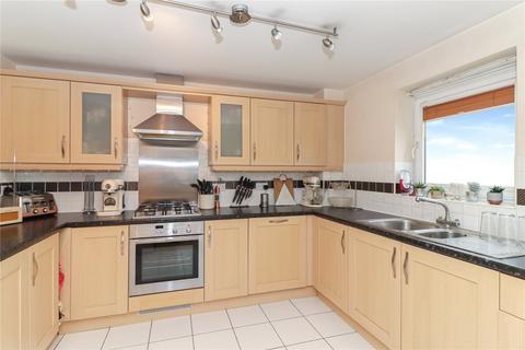2 bedroom flat for sale - Mayfair Court, Observer Drive, Watford, WD18