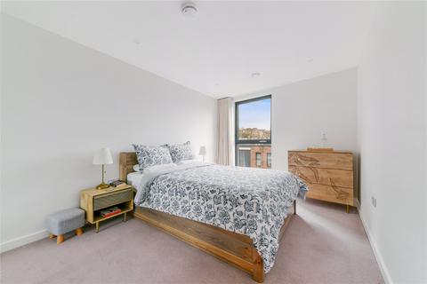 3 bedroom apartment to rent, Hawthorne Crescent, London, SE10