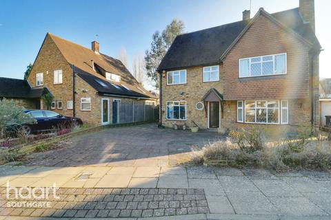 6 Blagdens Close, London, N14 6DE