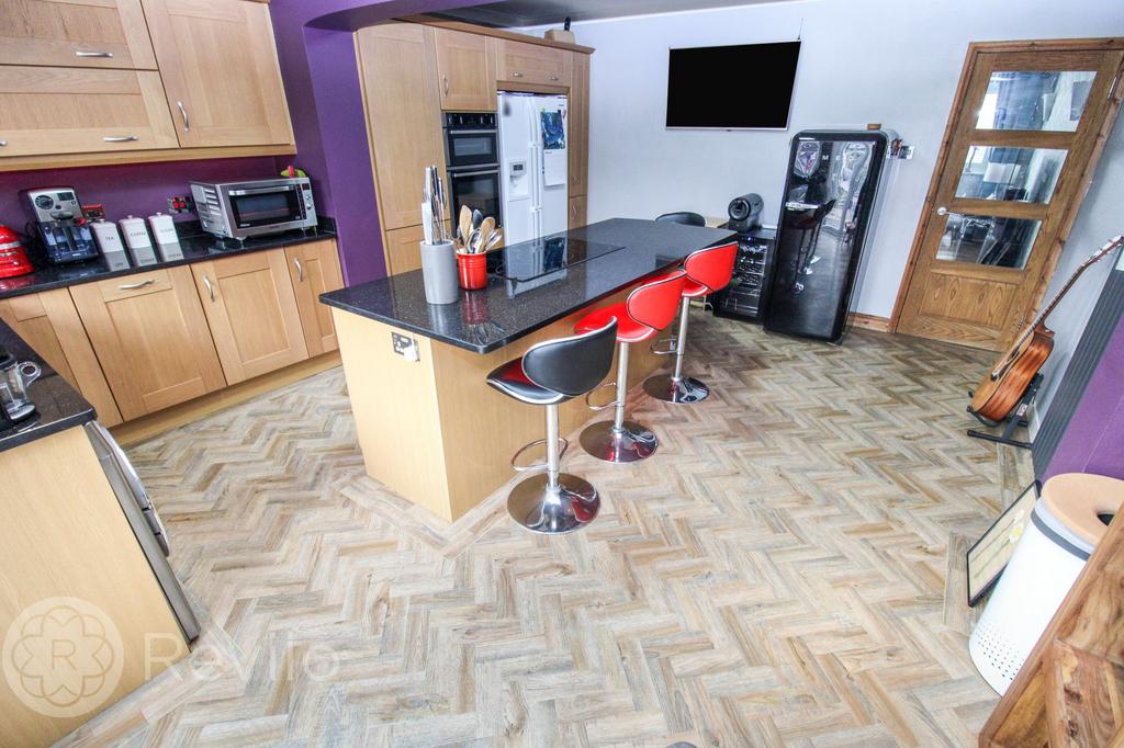 Extended Breakfast Kitchen