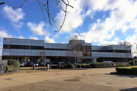 Office to rent - Platinum House, Sussex Manor Business Park, Crawley, RH10 9NH
