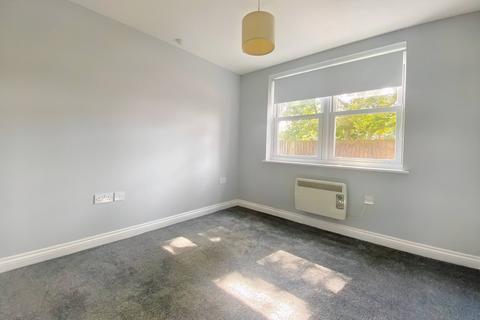 2 bedroom ground floor flat to rent, Upper Avenue, Eastbourne BN21