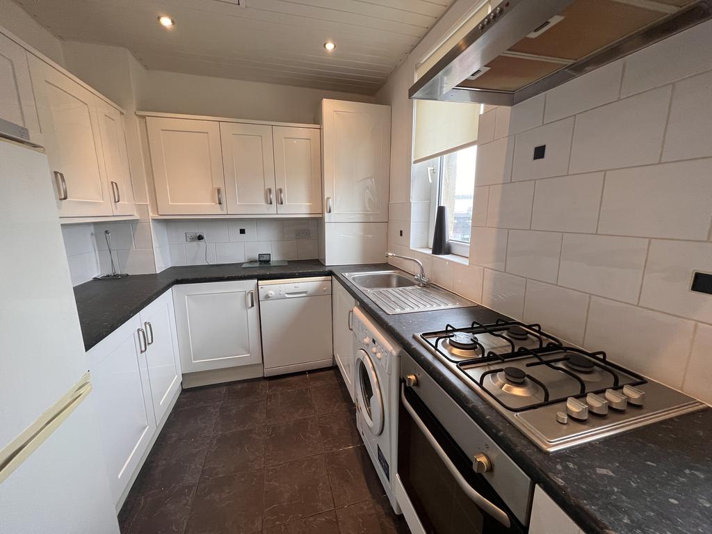 Street, Larkhall ML9 2 bed flat £475 pcm (£110 pw)