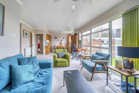 12 Parkwood, Beckenham, BR3 1TR