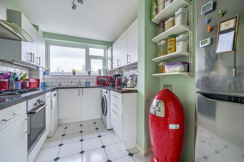 12 Parkwood, Beckenham, BR3 1TR