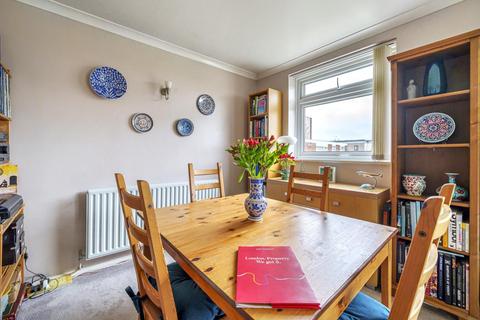 12 Parkwood, Beckenham, BR3 1TR