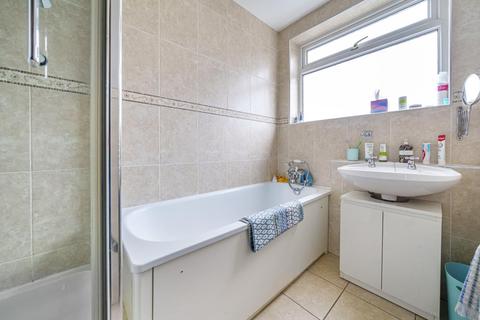 12 Parkwood, Beckenham, BR3 1TR