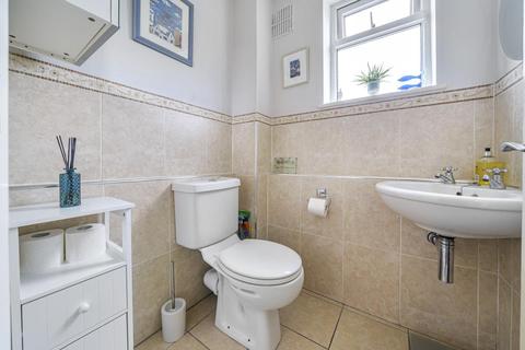 12 Parkwood, Beckenham, BR3 1TR