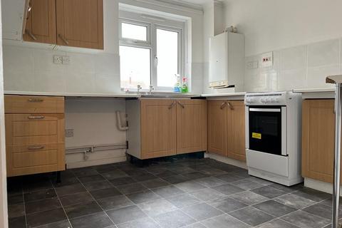 2 bedroom flat to rent, Collins Road, Herne Bay CT6