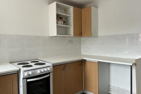 2 bedroom flat to rent, Collins Road, Herne Bay CT6