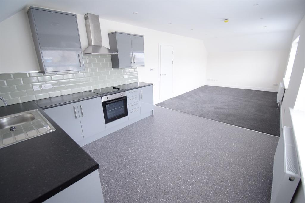 3032 Oakfield Street, Cardiff 2 bed house £1,000 pcm (£231 pw)