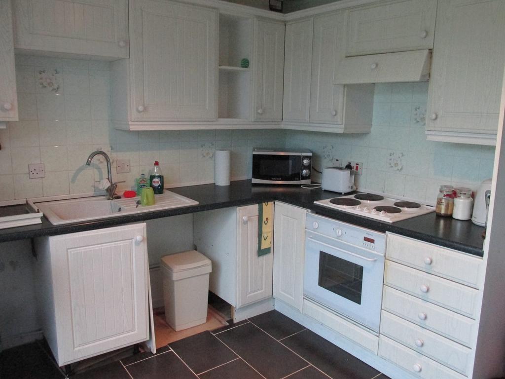 Lydstep Road, Barry, The Vale Of... 2 bed semidetached house £850