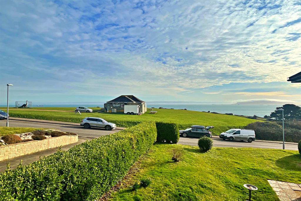 Weymouth 3 bed flat for sale £325,000