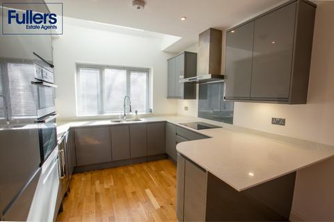 4 bedroom detached house for sale - Springbank, Winchmore Hill N21