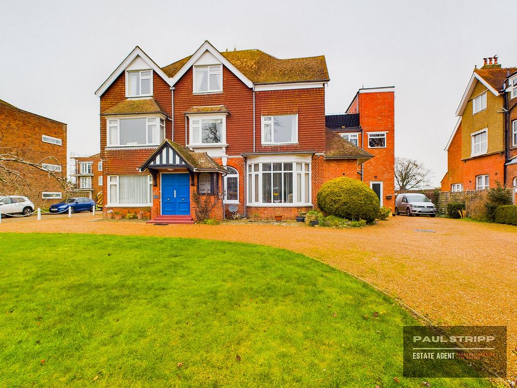 Hastings Road, Bexhillonsea, TN40 2 bed apartment for sale £225,000