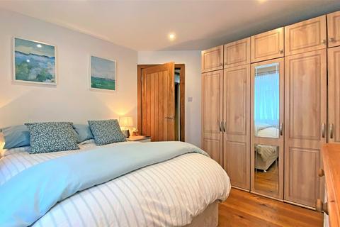 3 bedroom detached house for sale - Sylvana Close, Uxbridge, Greater London