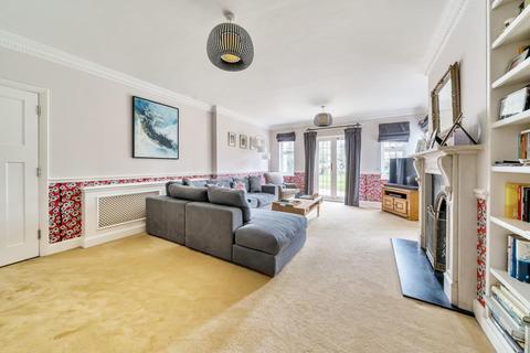 61 Elwill Way, Beckenham, BR3 6RY