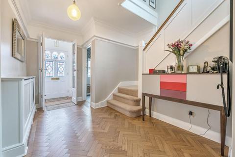 61 Elwill Way, Beckenham, BR3 6RY